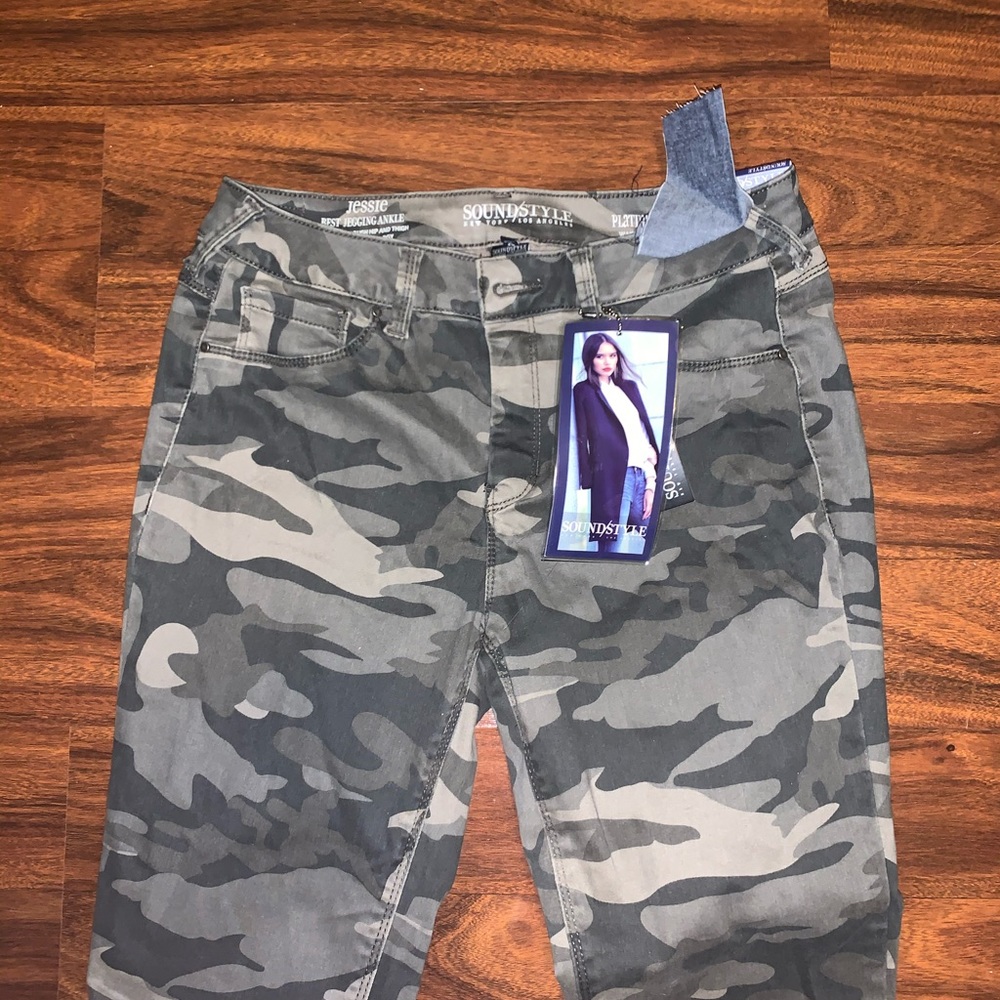 Never worn camo/army print pants